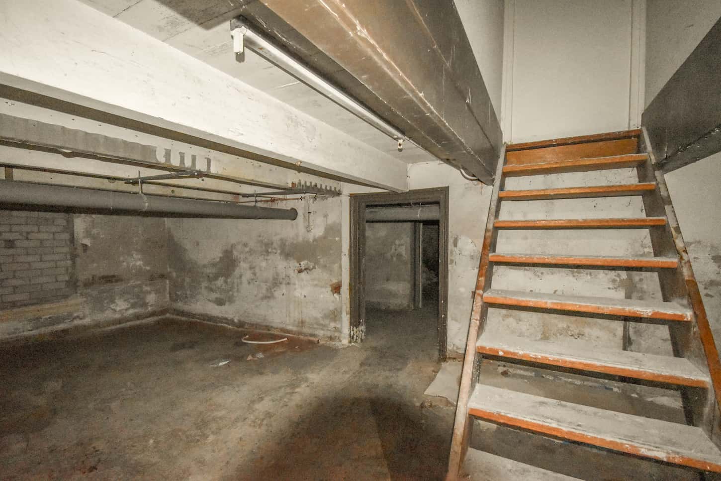 An image of a basement room in an apartment.
