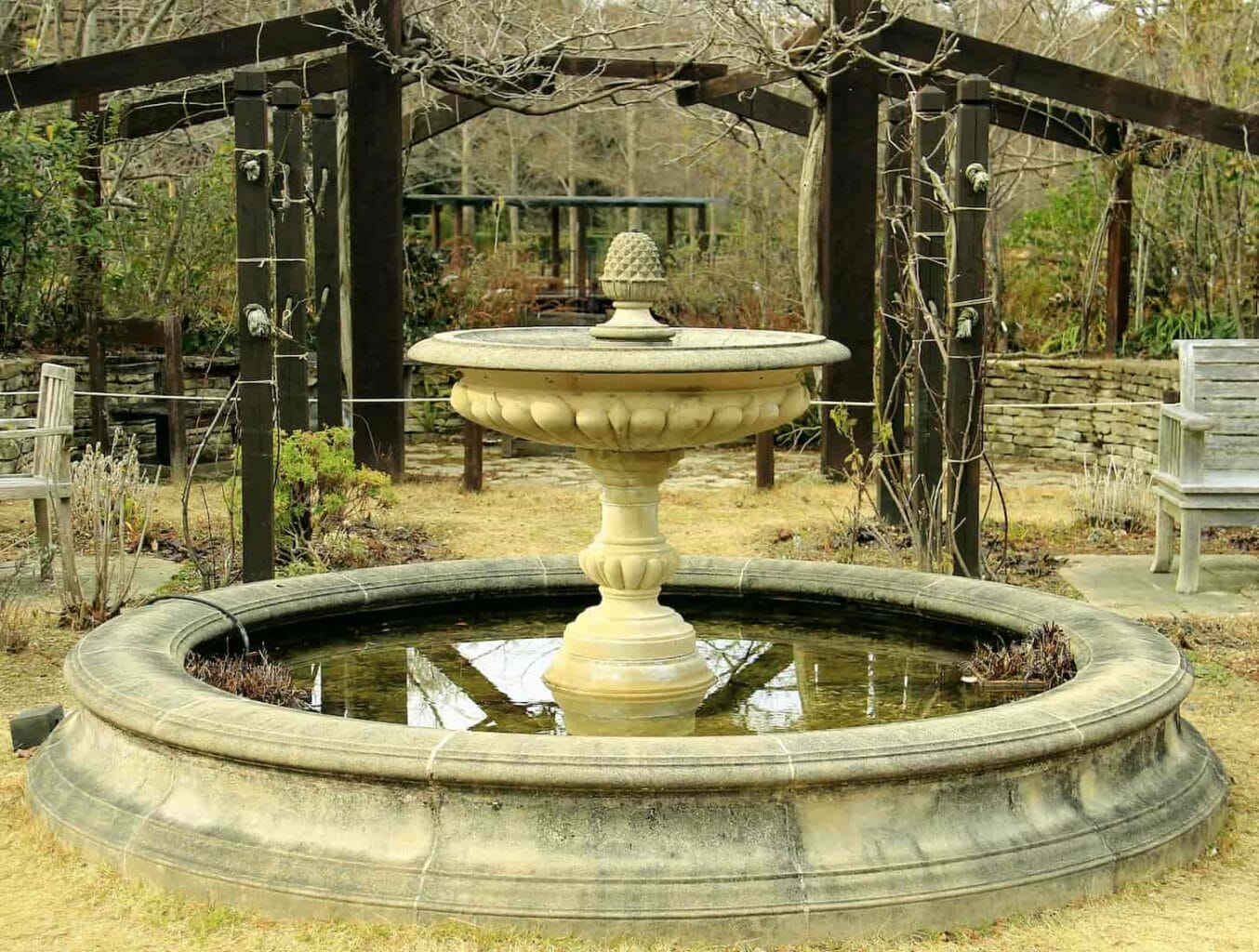 An image of a Water fountain during winter.